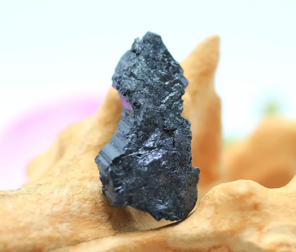 Tourmaline noire brute