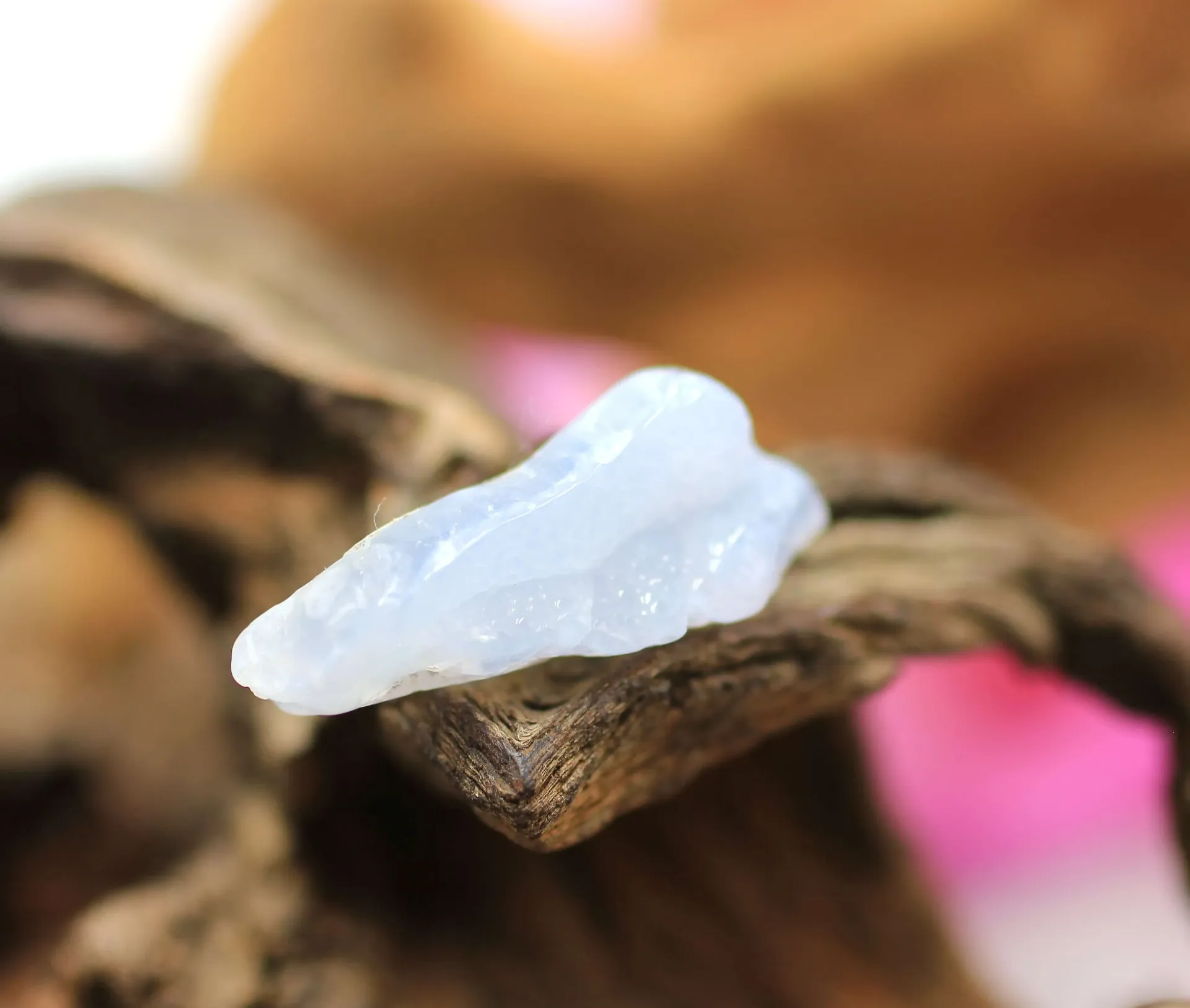 Calcédoine bleue semi polie