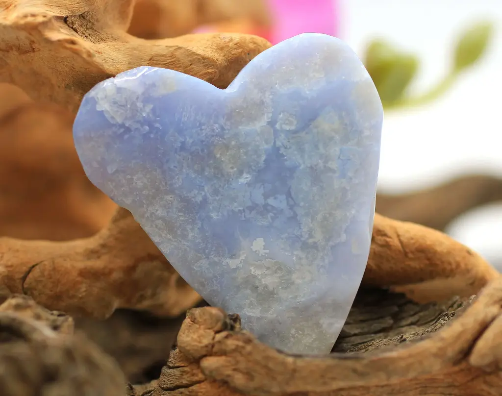 Calcédoine bleue semi polie