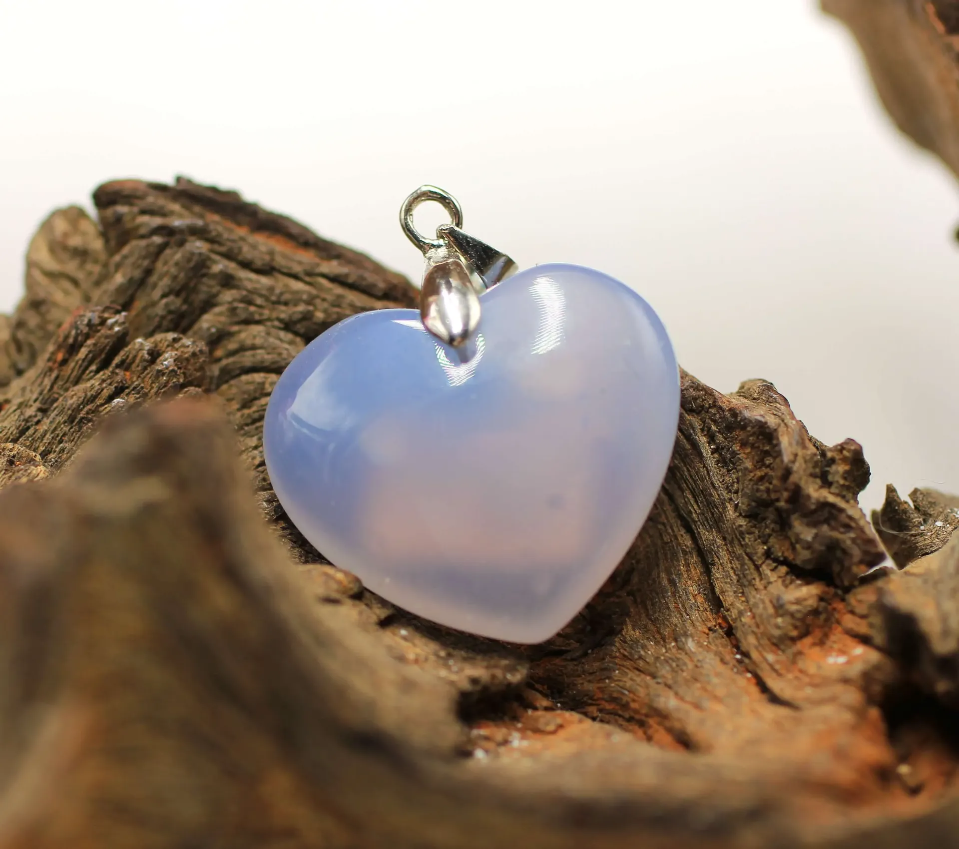 Calcédoine bleue semi polie