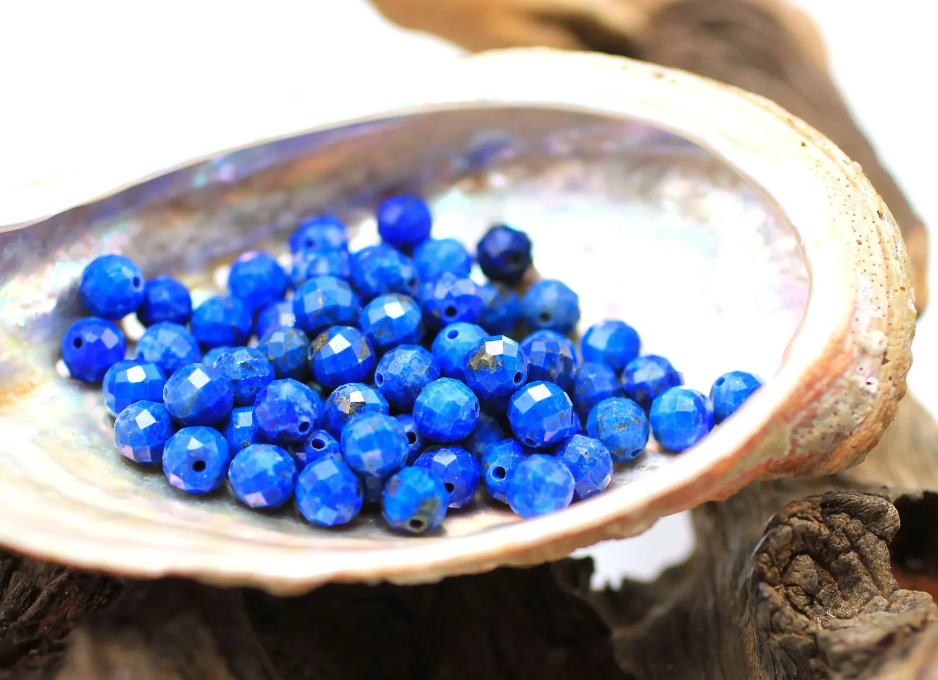 Perle 6mm facettée en Lapis-lazuli