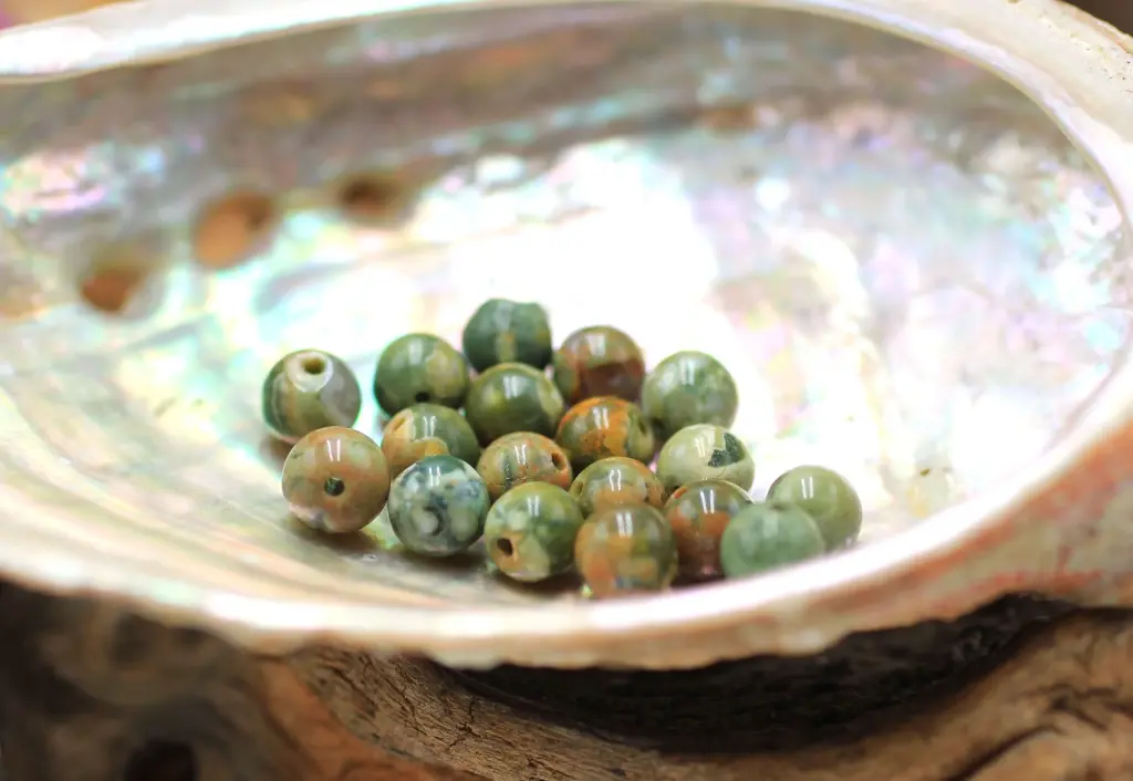 Perle 6mm en Rhyolite (jaspe océan)