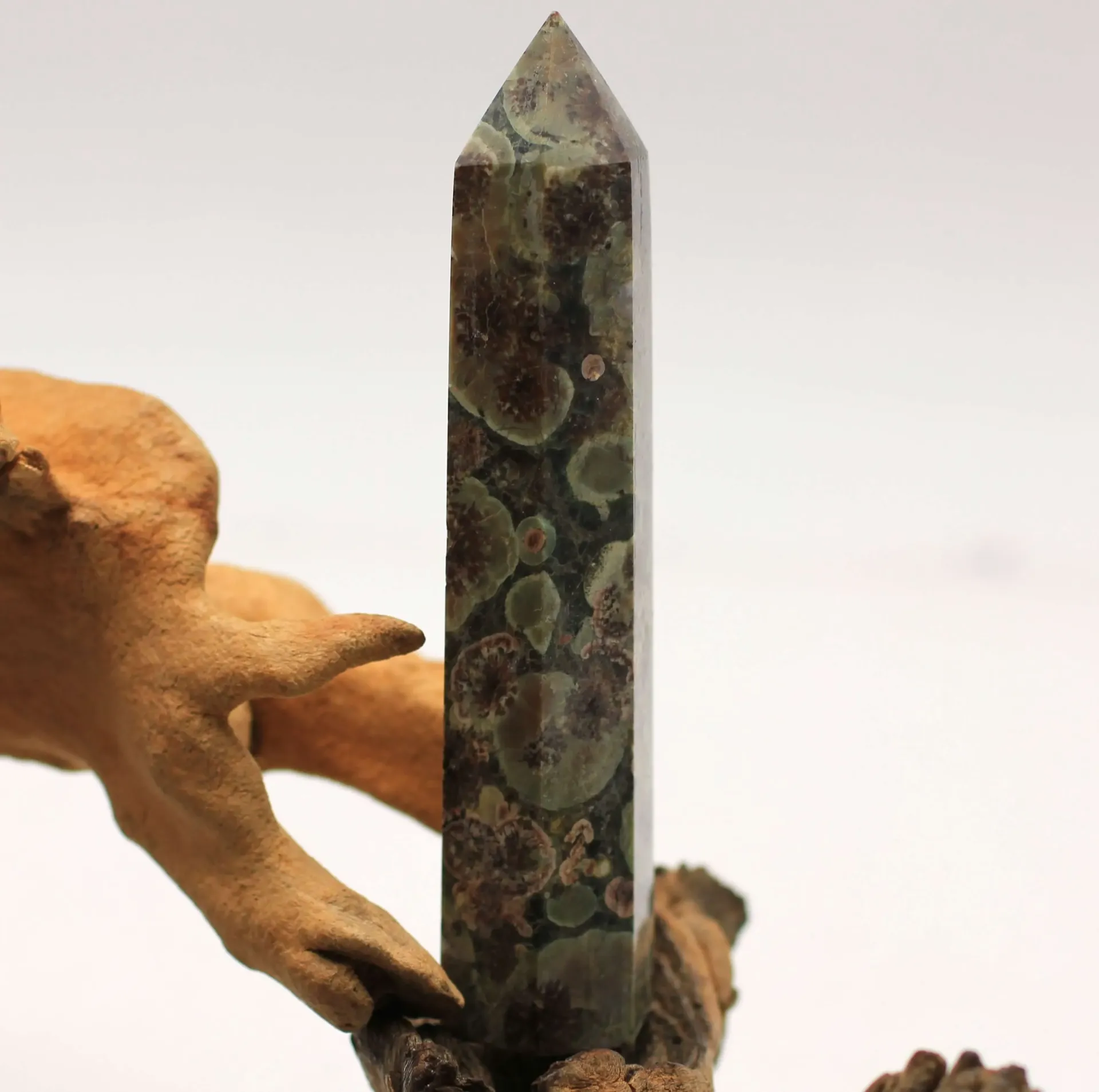 Obélisque en Rhyolite fleurie (jaspe océan)