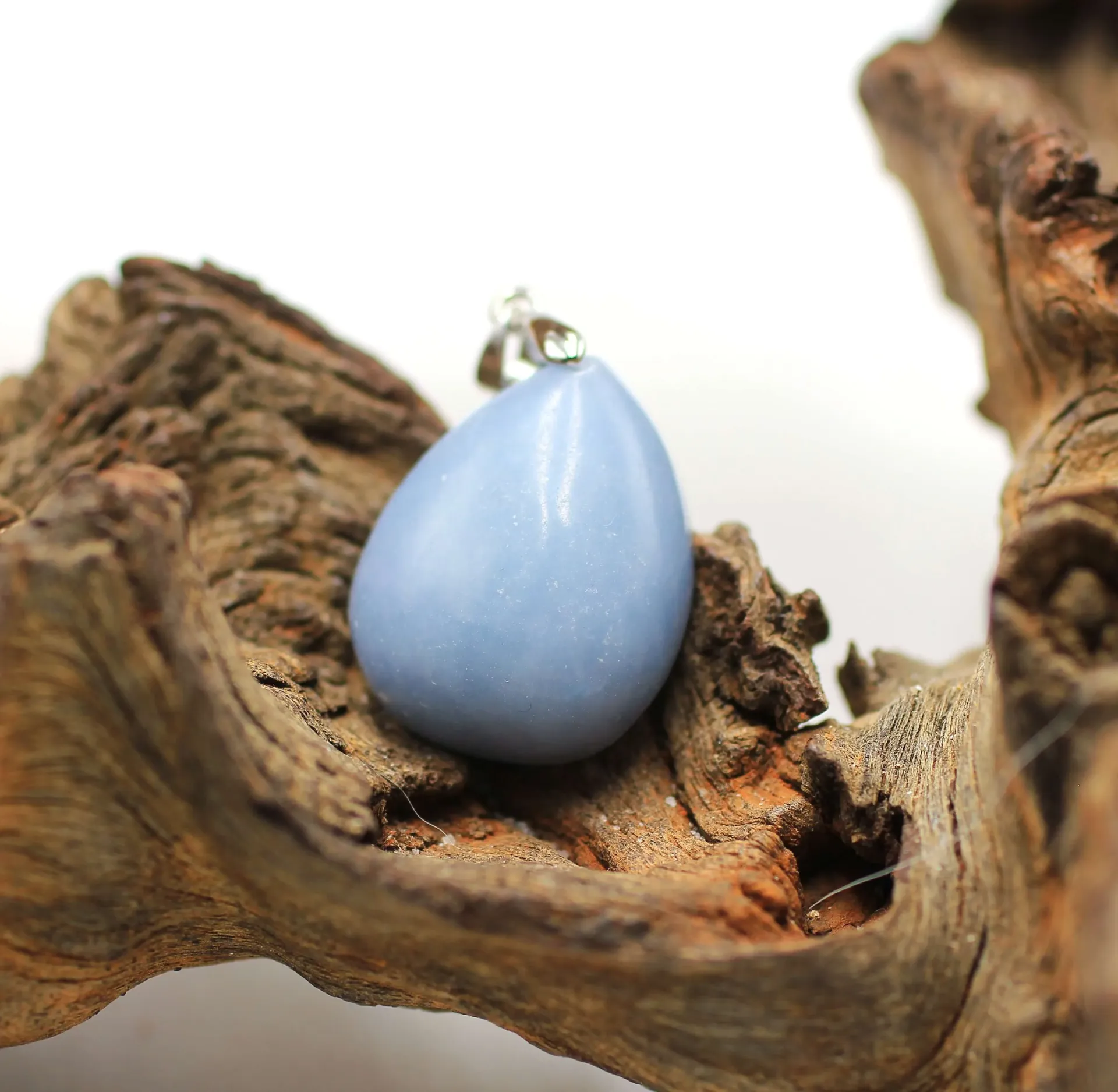 Pendentif goutte en Angélite