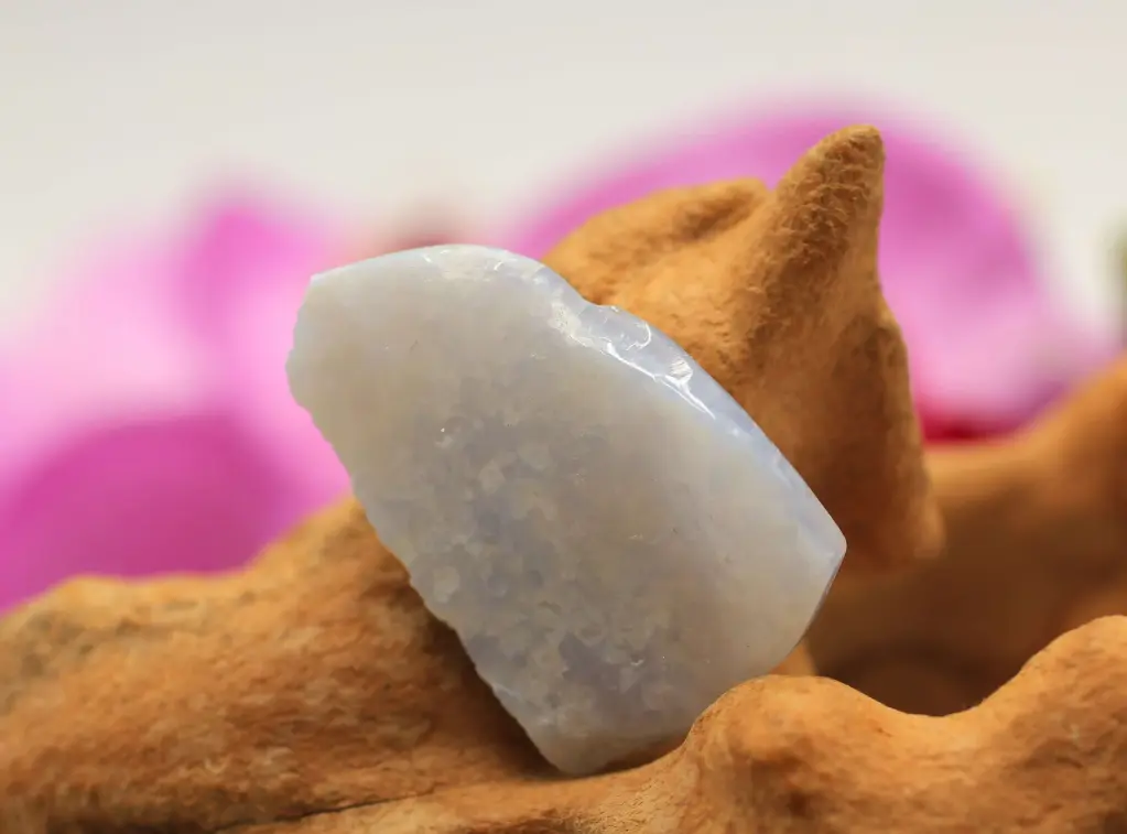 Calcédoine bleue semi polie