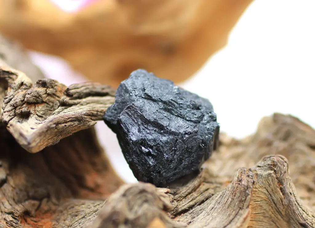 Tourmaline noire brute