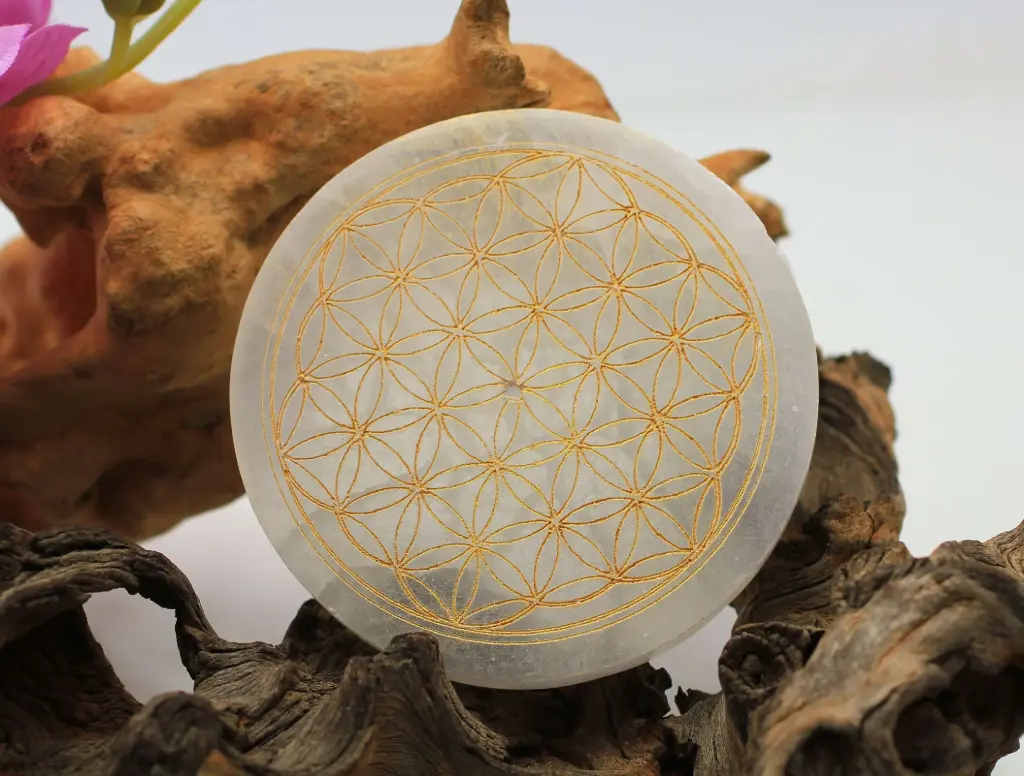 Porte encens rond en Sélénite et motif Fleur de vie dorée