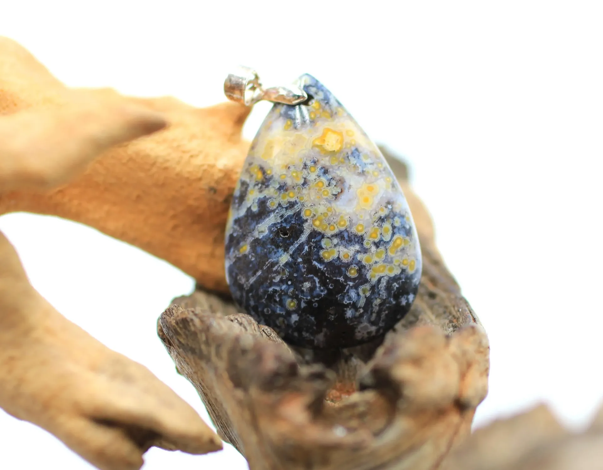 Pendentif goutte en Jaspe océan bleu