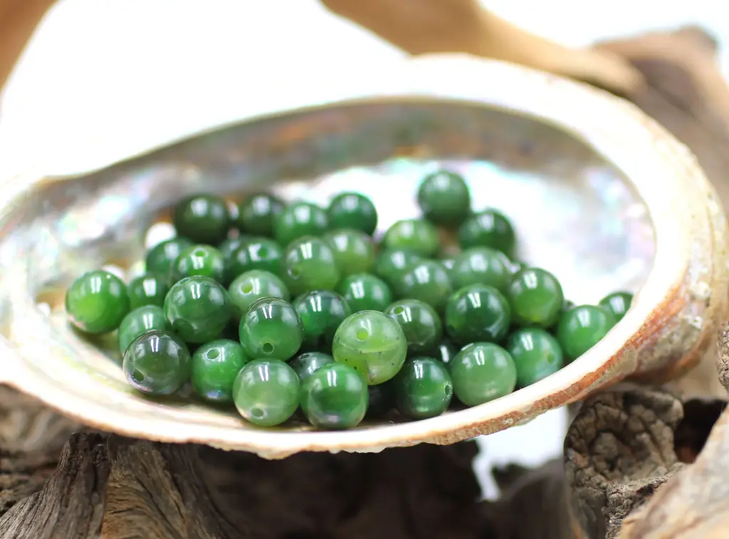 Perle 8mm en Jade néphrite