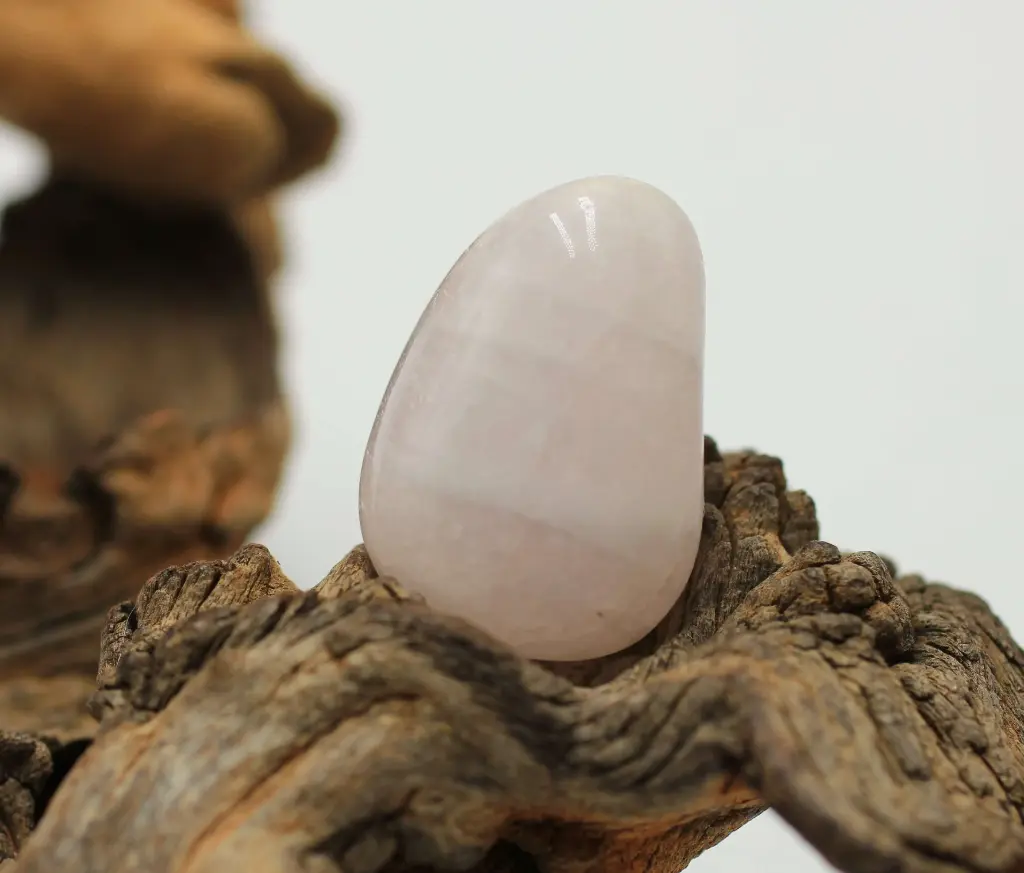 Quartz rose roulé