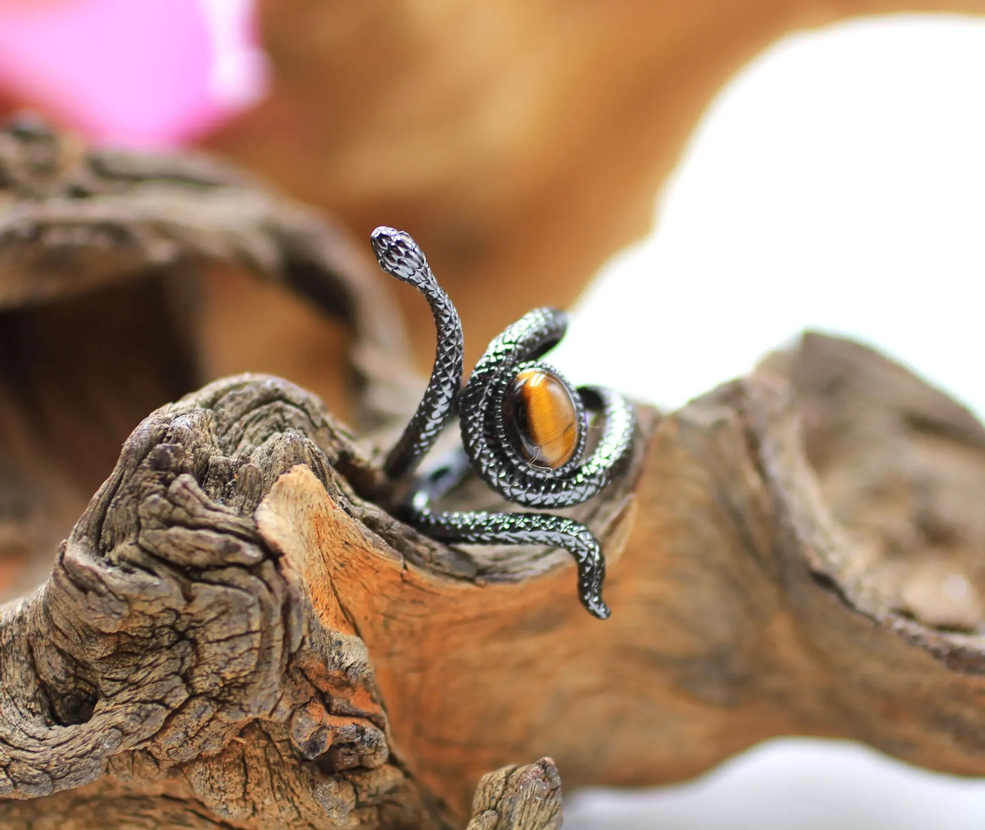 Bague réglable en Laiton Serpent et Œil de tigre