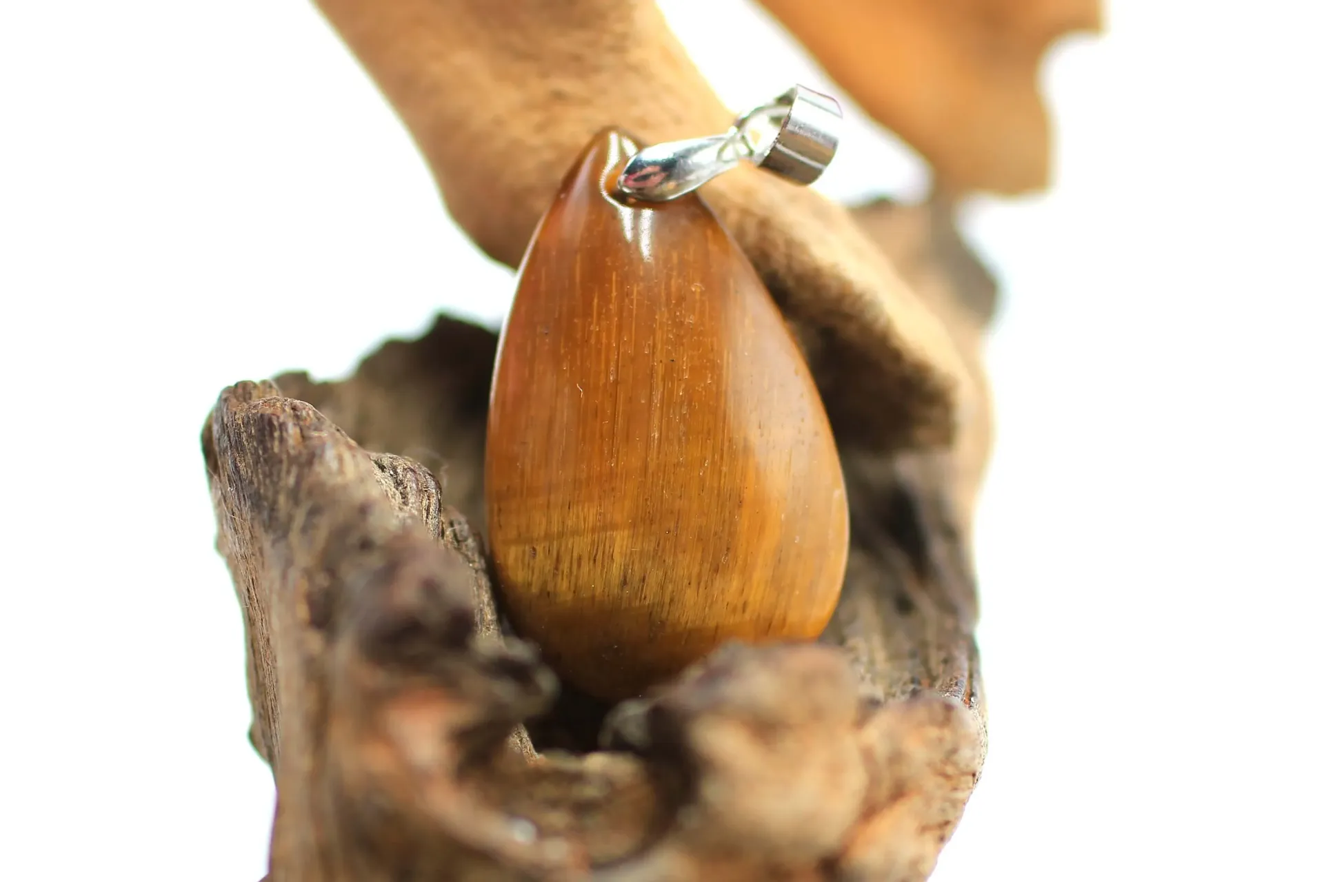Pendentif goutte en Œil de tigre