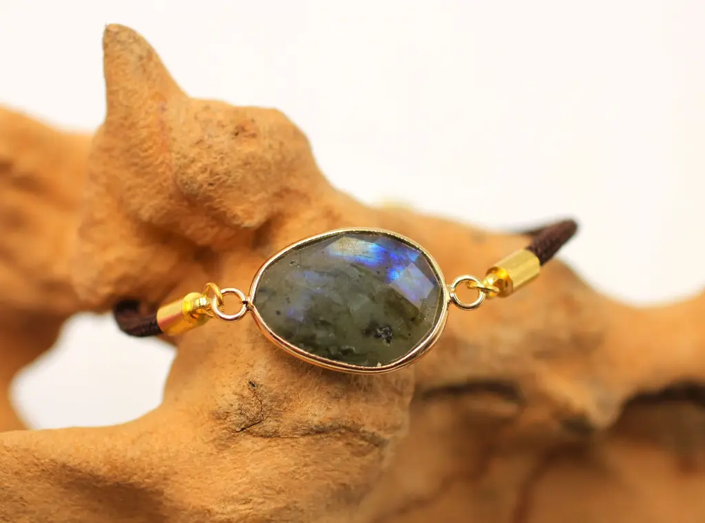 Bracelet sur cordon ajustable et Labradorite