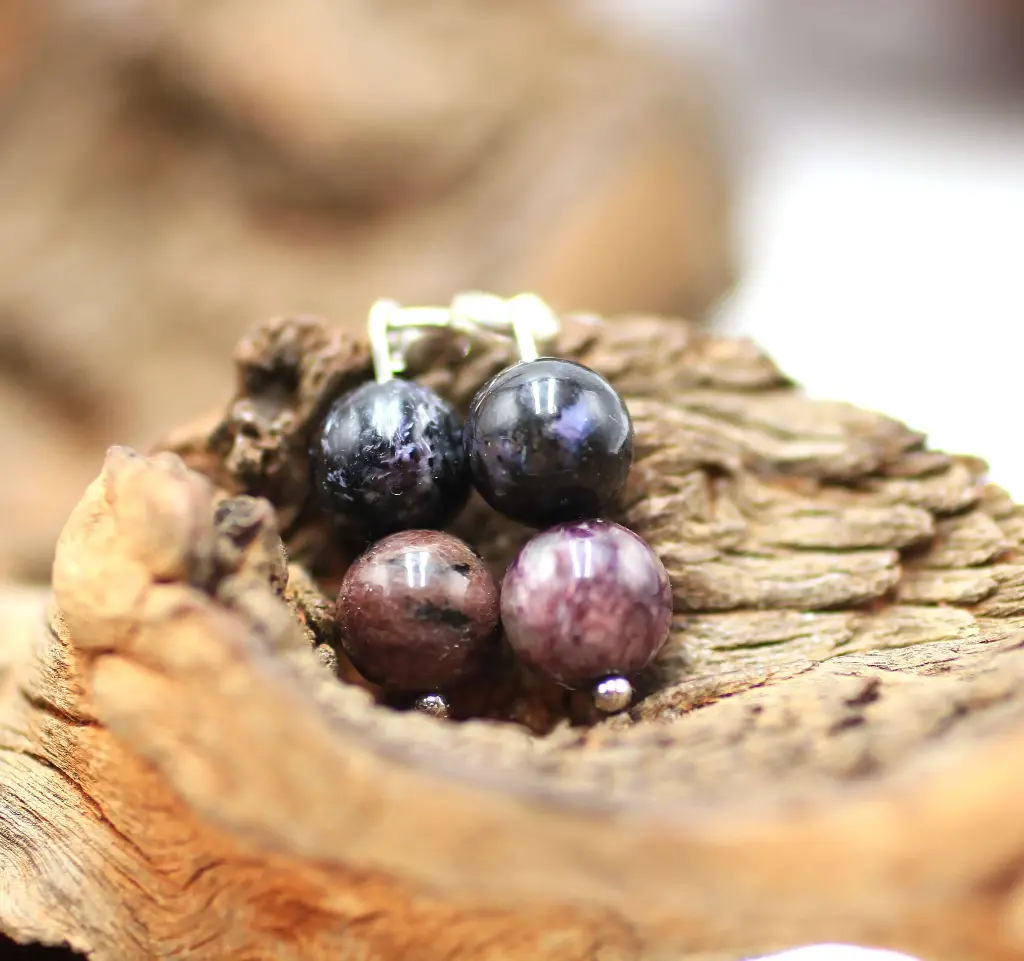 Boucles d'oreille en perle 8mm en Charoïte