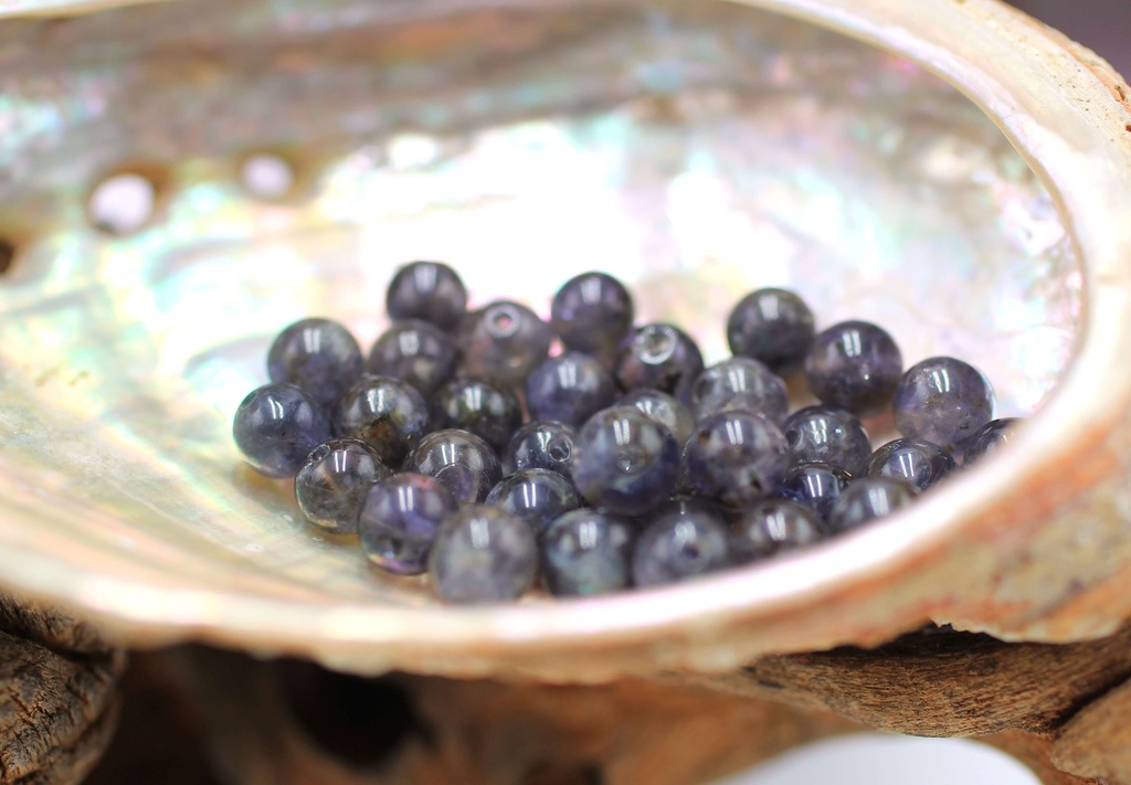 Perle 5mm en Iolite (cordiérite)