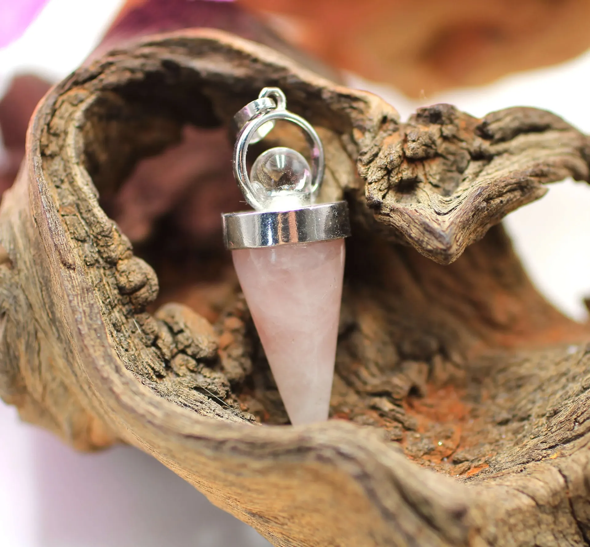 Pendentif cône en Quartz rose