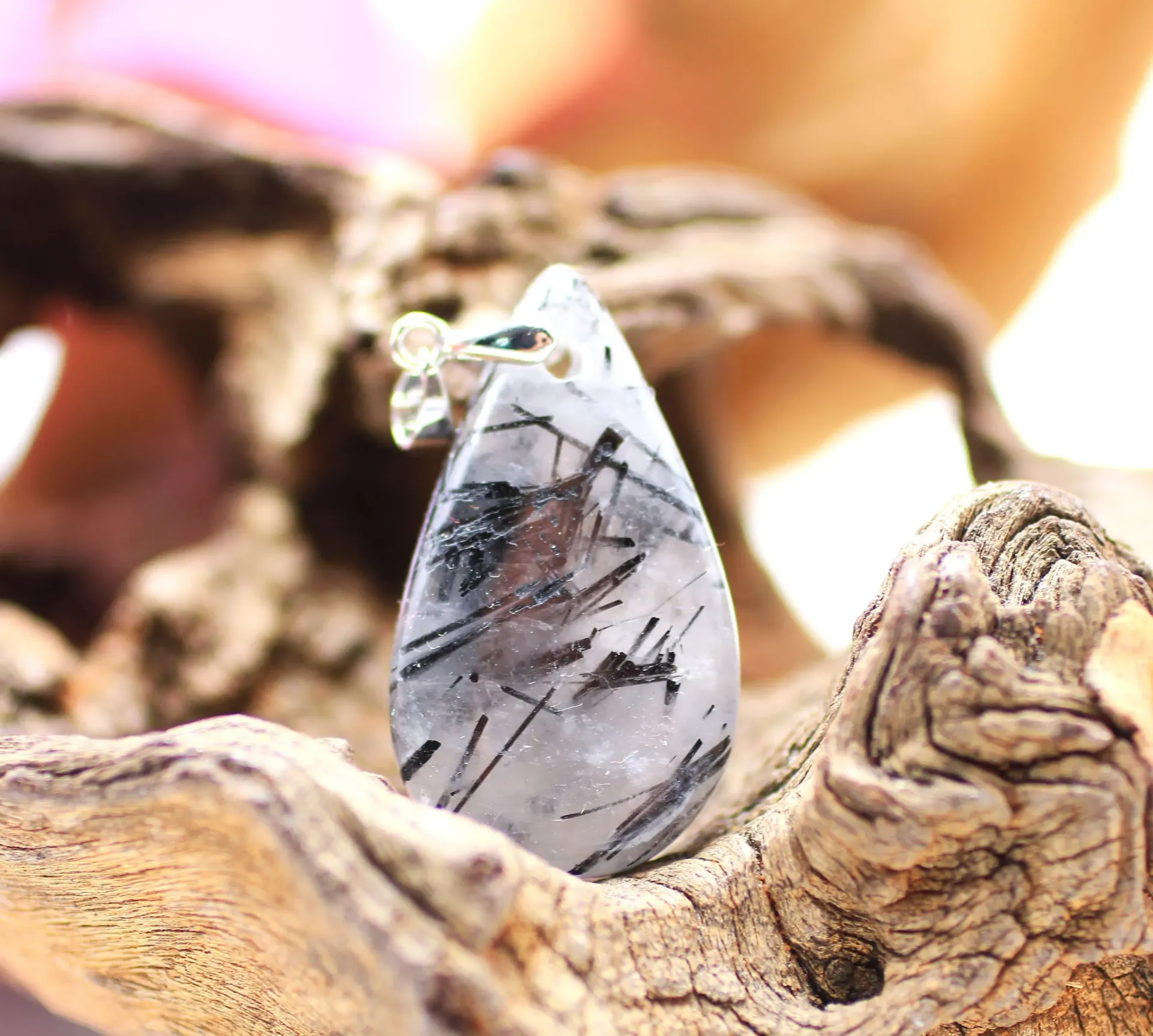 Pendentif goutte en Quartz tourmaline