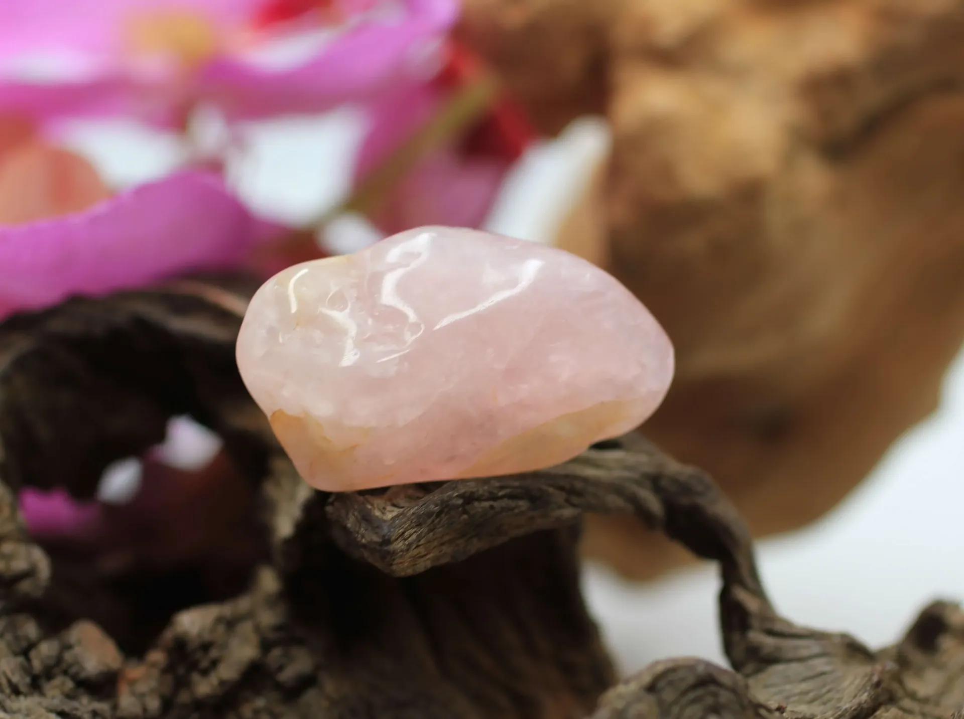 Quartz rose roulé