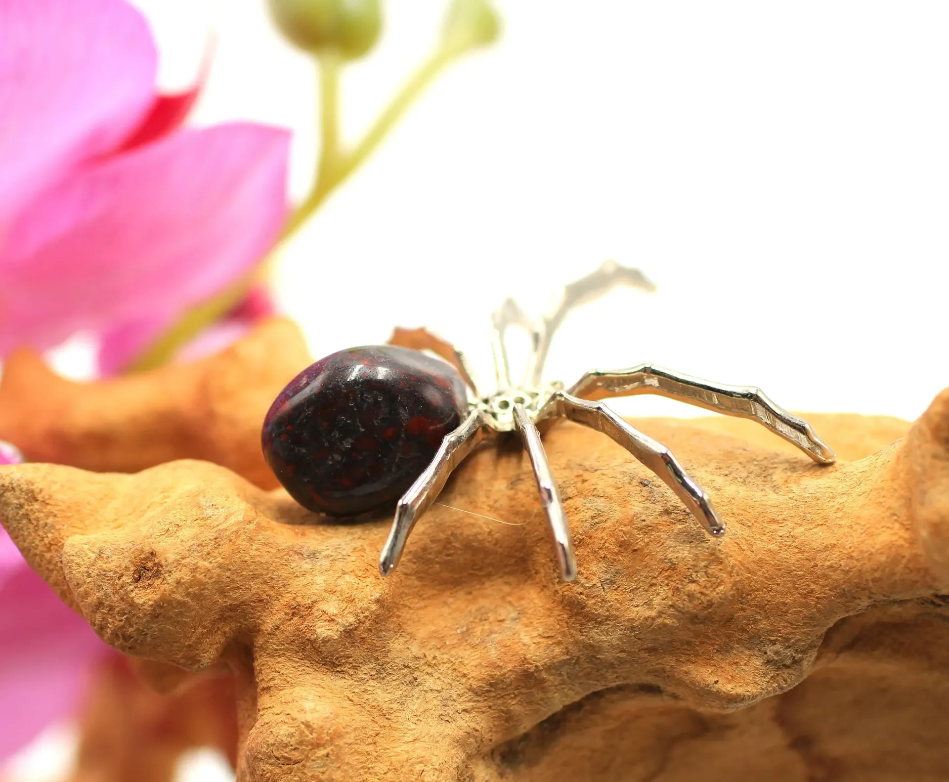 Araignée en Jaspe breschia