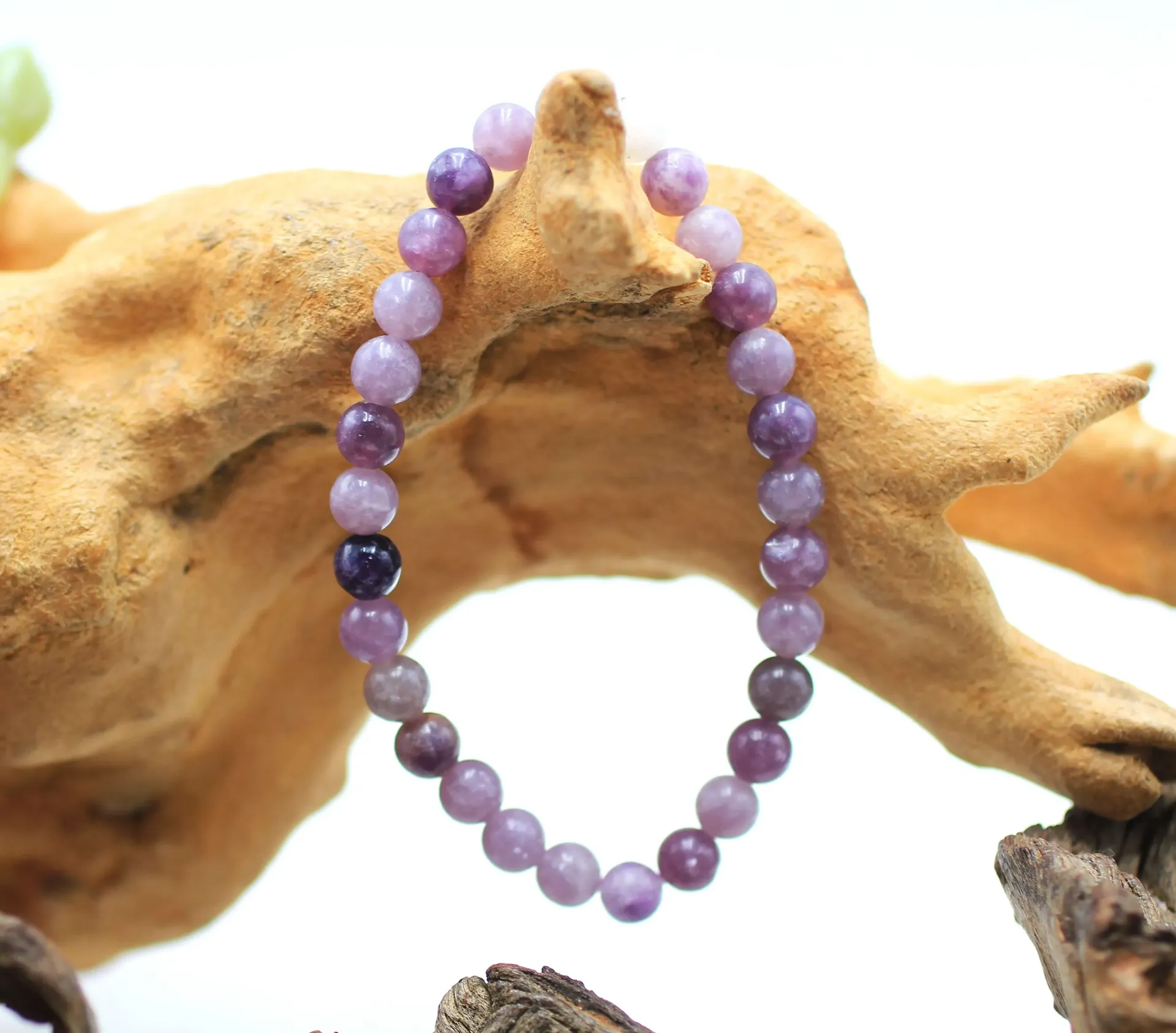Bracelet en perles 6mm en Lépidolite