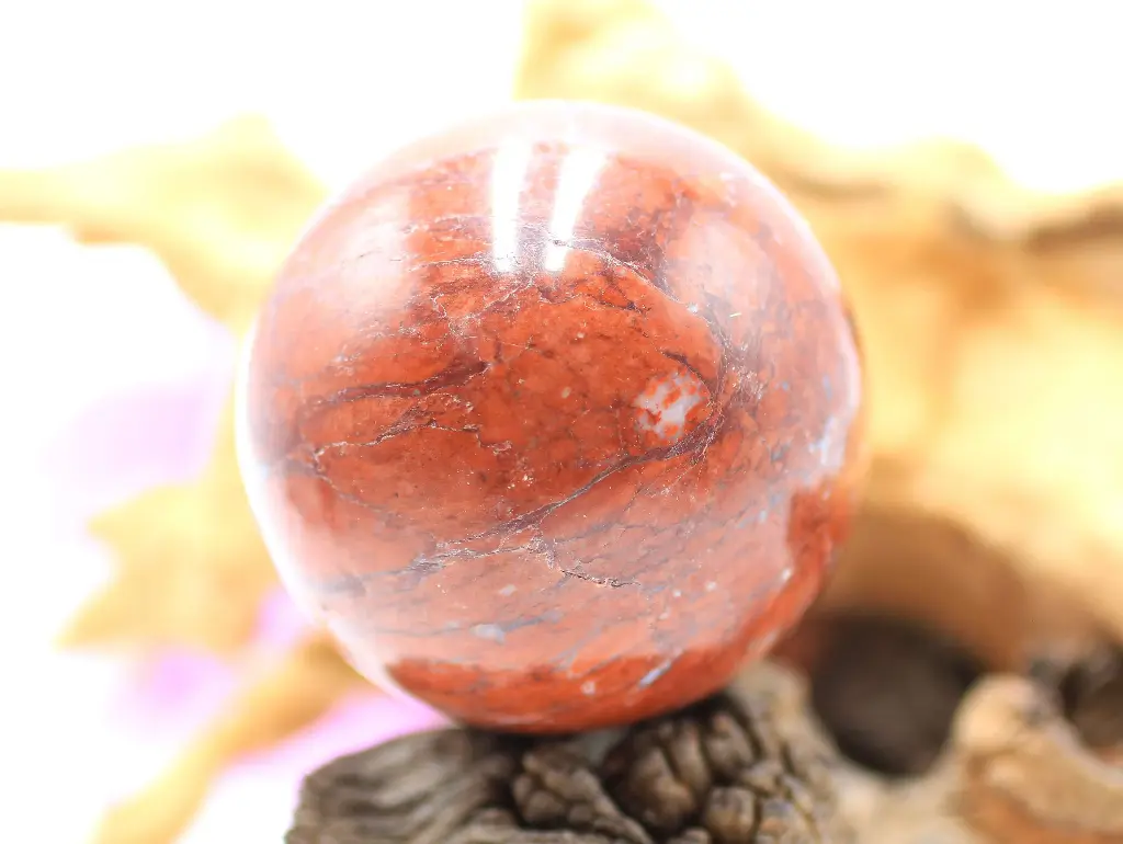 Sphère en Jaspe breschia