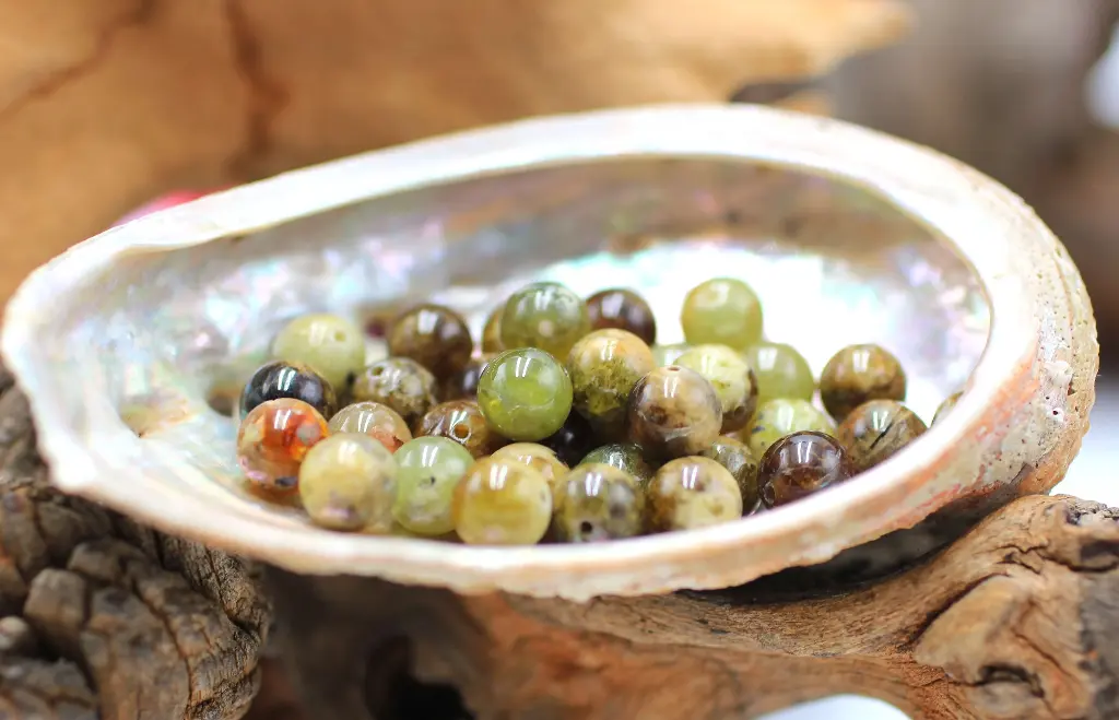 Perle 8mm en Tsavorite