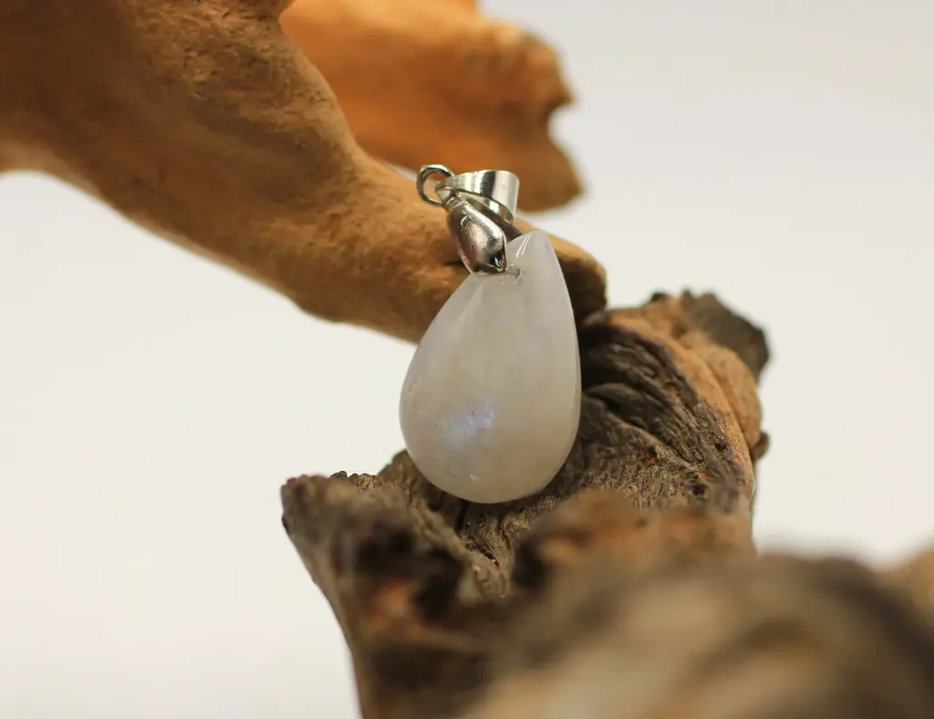 Pendentif goutte en Péristérite