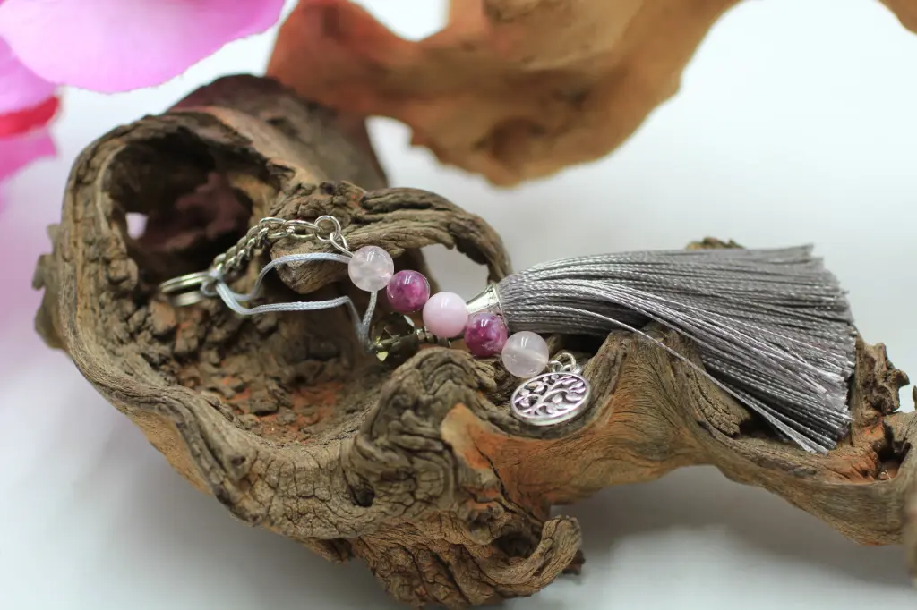 Porte-clé en perles 8mm en Kunzite rose, Lépidolite, Quartz rose