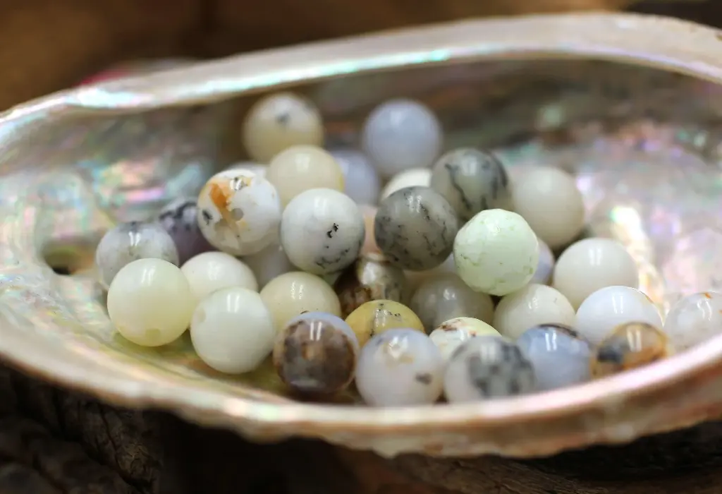 Perle 8mm en Opale dendritique