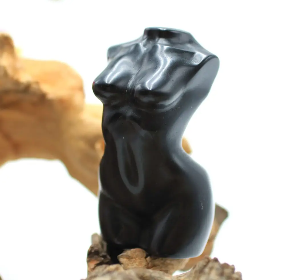 Buste de Femme en Obsidienne noire