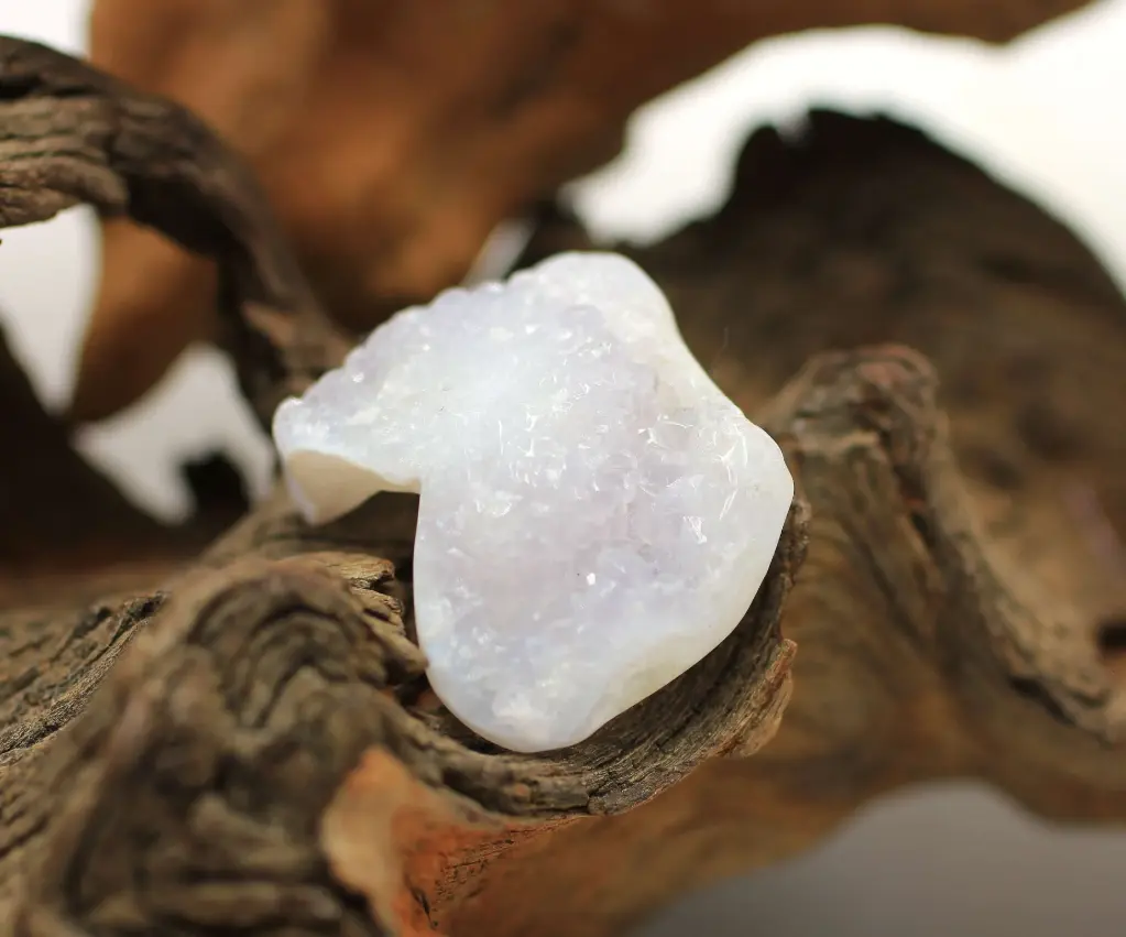 Calcédoine bleue semi polie