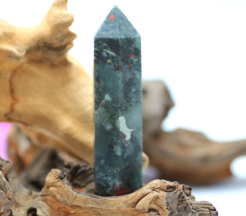 Obélisque en Jaspe Héliotrope