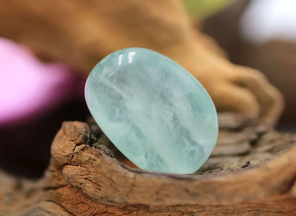 Pierre roulée en Fluorite verte