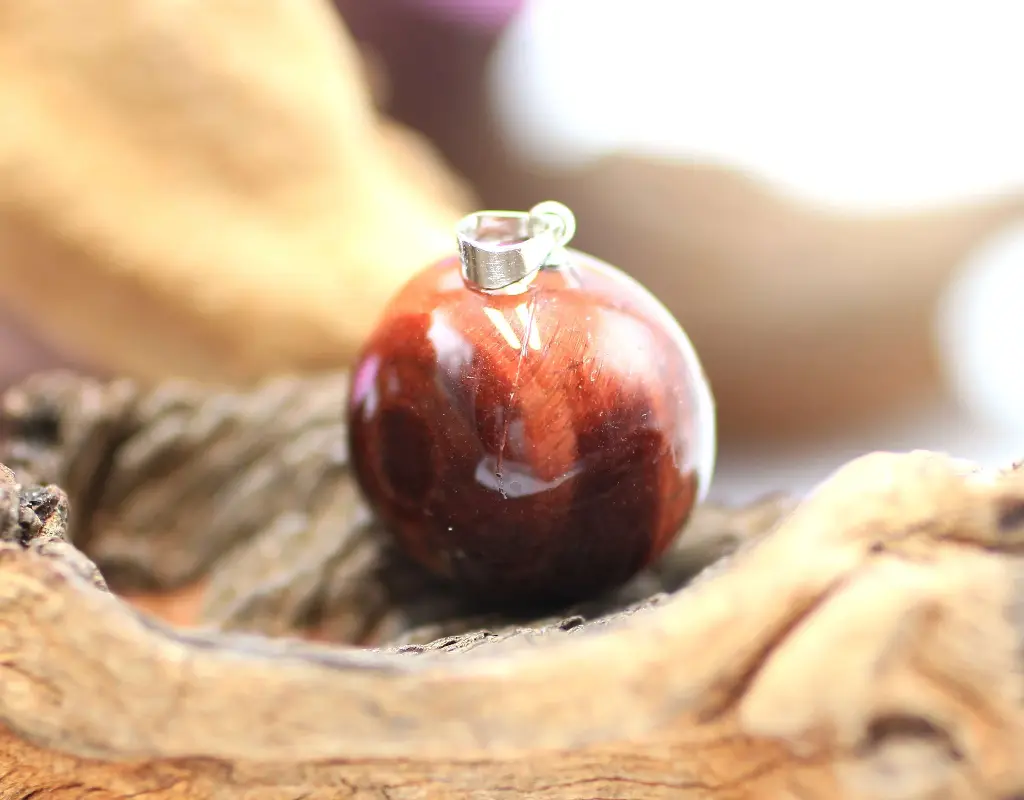 Pendentif en Œil de taureau