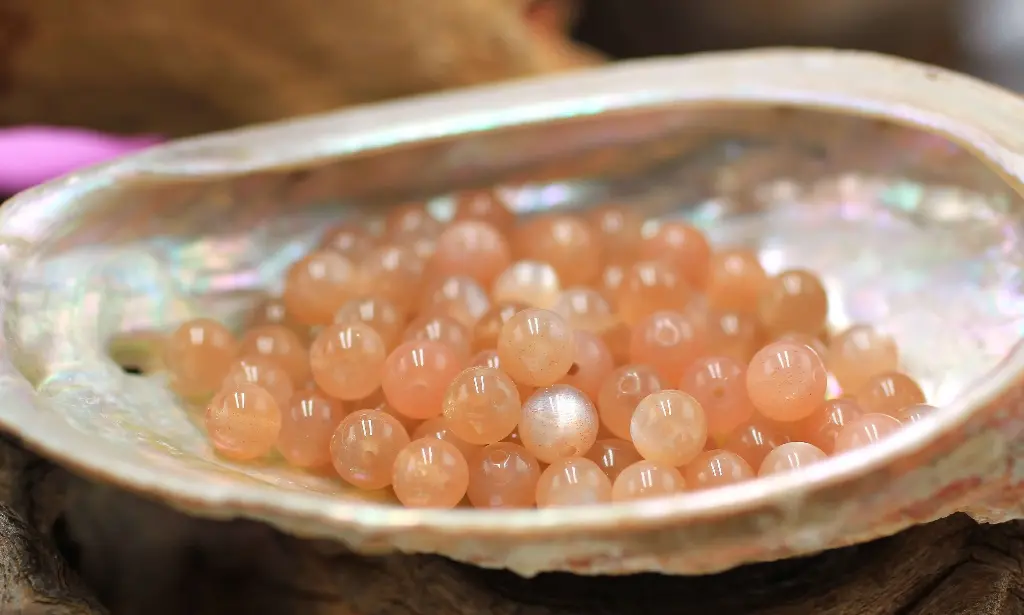 Perle 6mm en Pierre de lune pêche