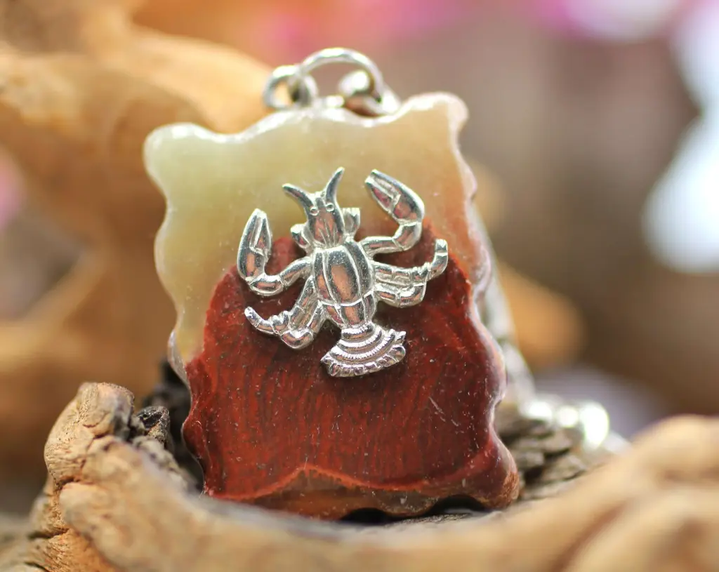 Porte-clé en Onyx vert et signe du Cancer