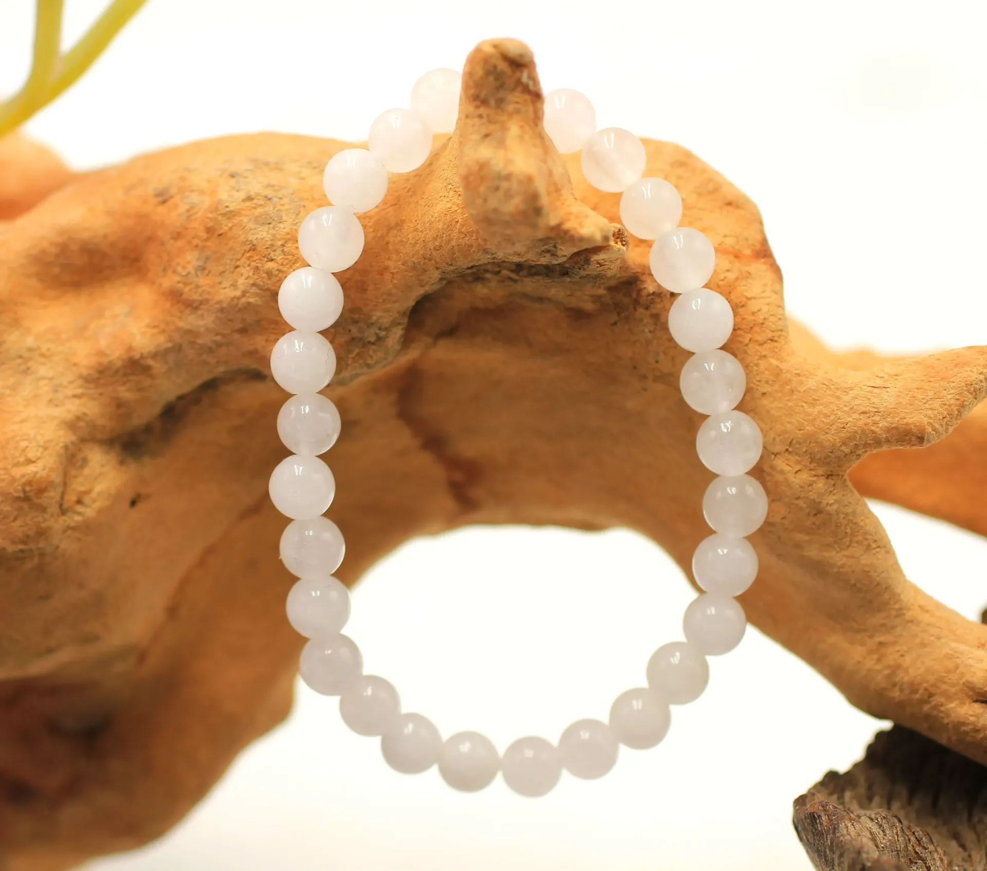 Bracelet en perles 6mm en Jade blanc