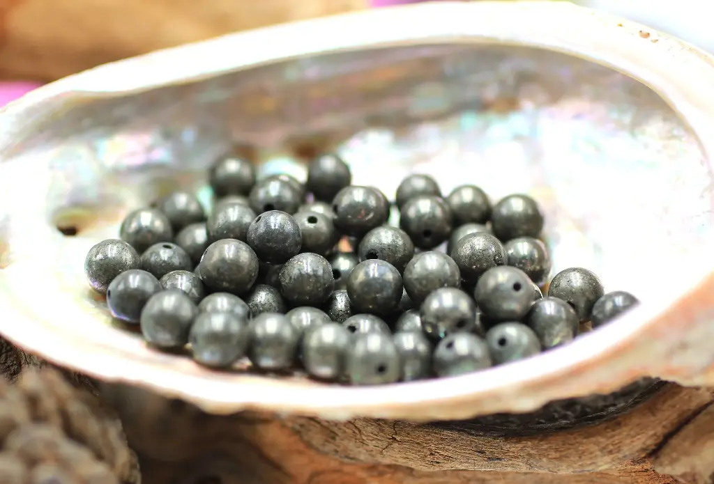 Perle 6mm en Pyrite grise