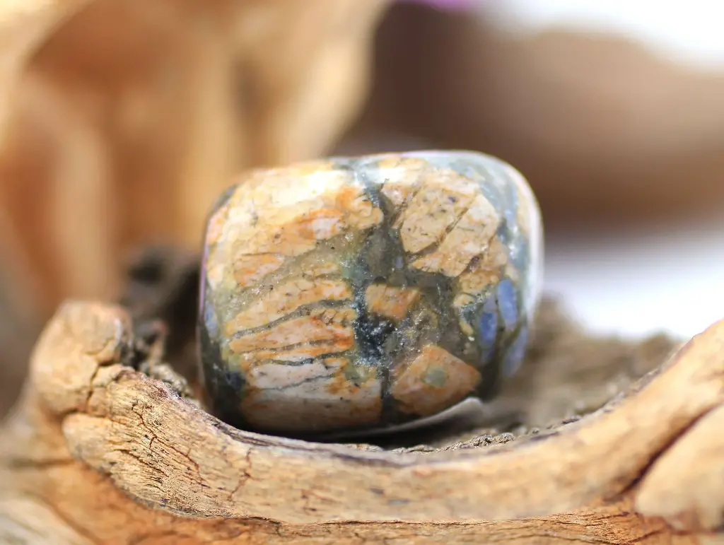 Blue liberite roulée