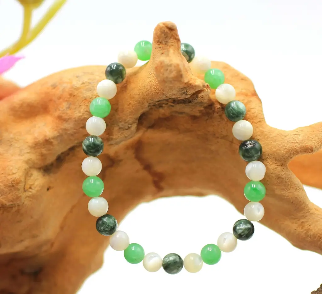 Bracelet en perles 6mm en Angéite verte, Nacre, Séraphinite