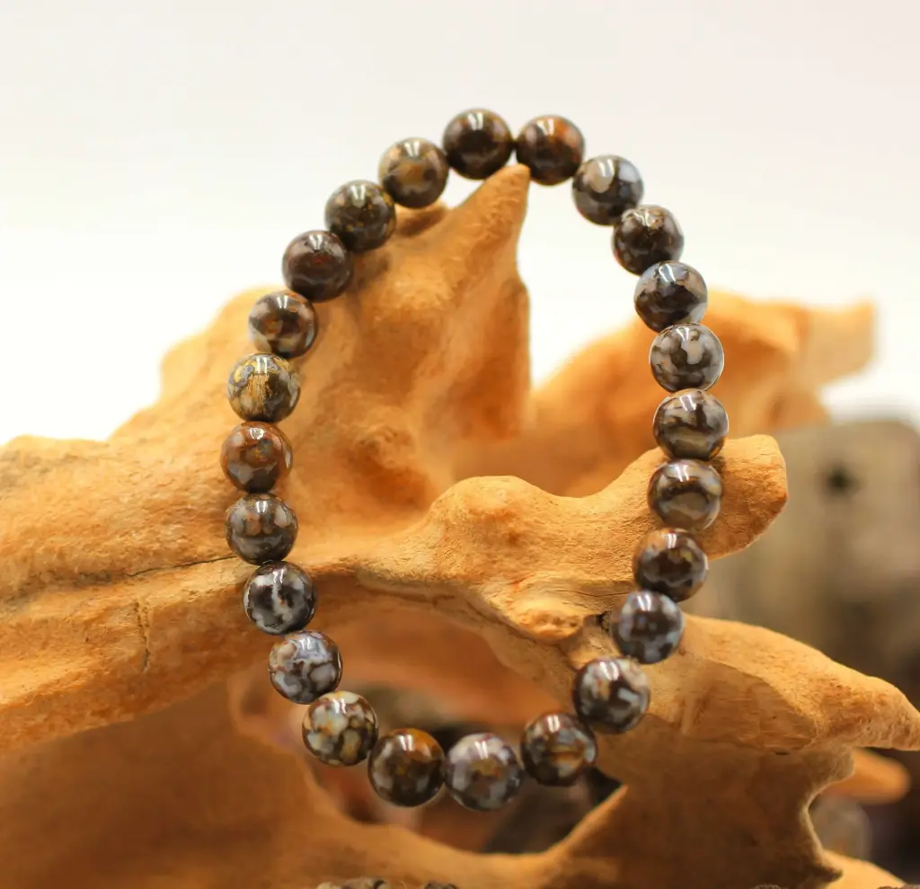 Bracelet en perles 8mm en Opale noire de Madagascar