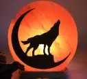 Lampe disque en Sel de l'Himalaya (Halite) et Motif Loup