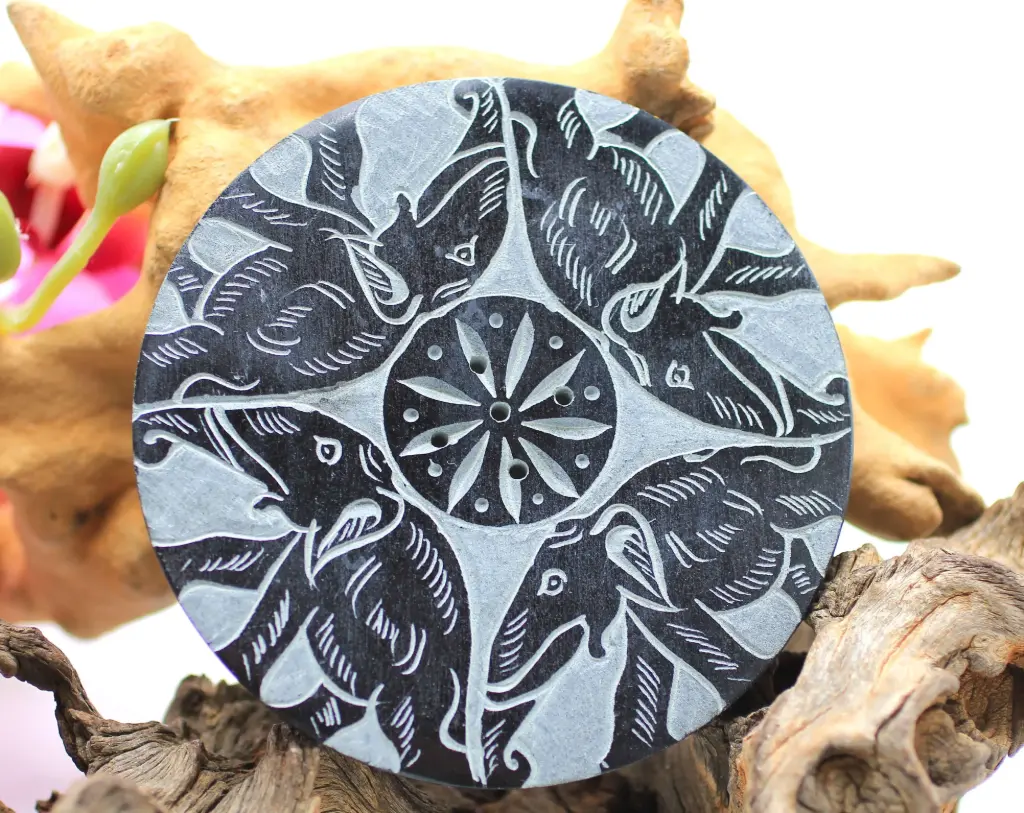 Tranche en Stéatite porte encens et motif éléphant