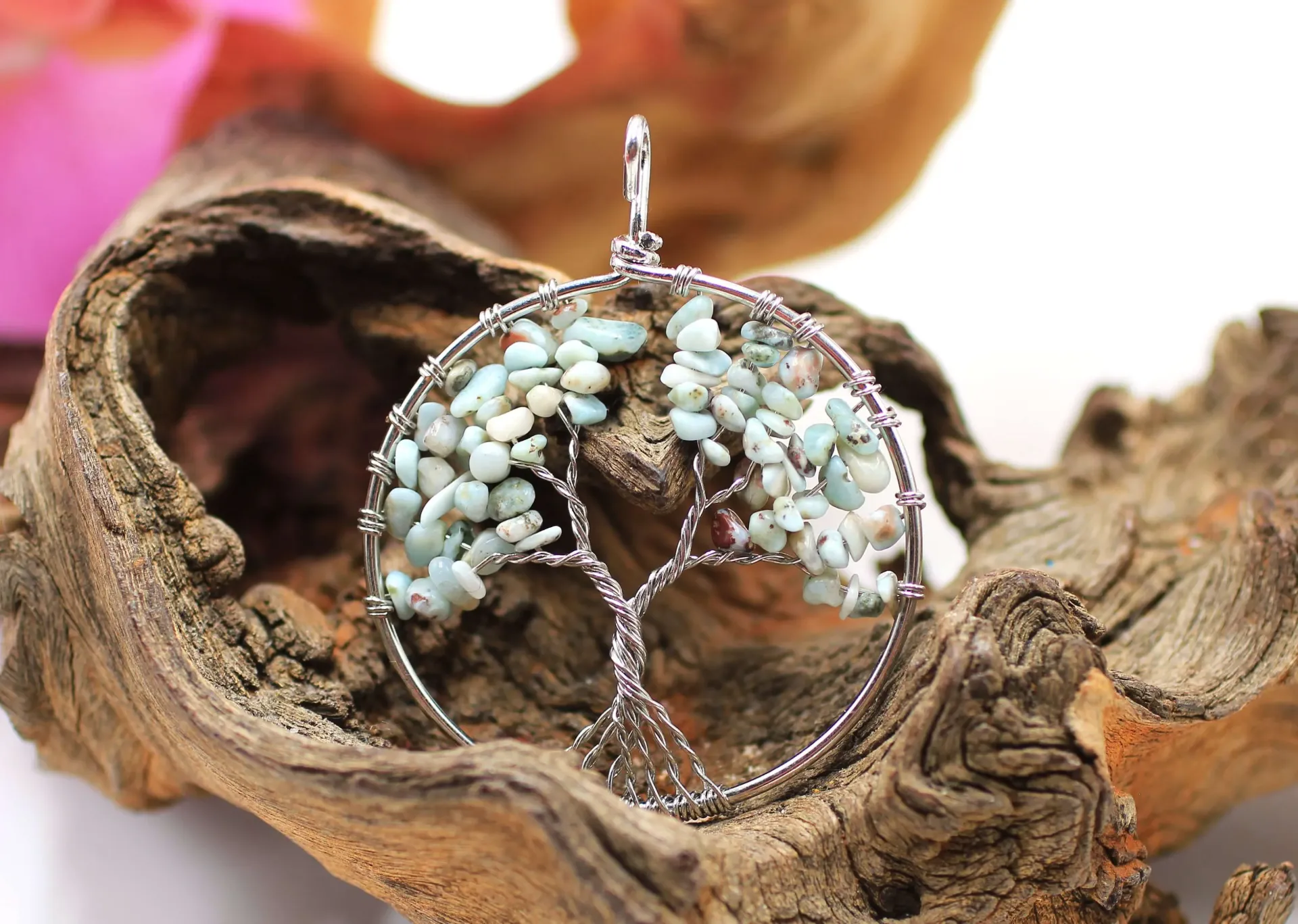 Pendentif Arbre de vie tressé et Chips de Larimar