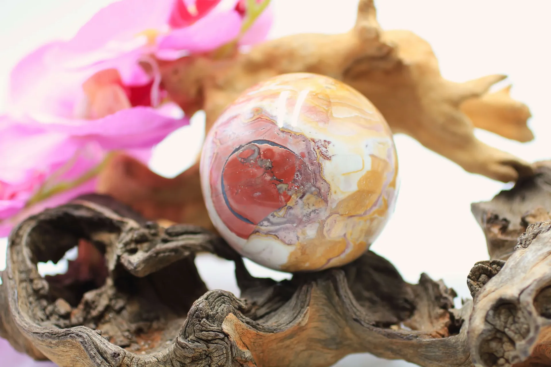 Sphère en Jaspe polychrome