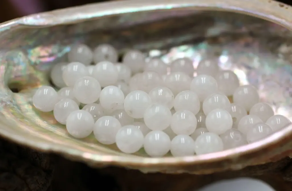 Perle 6mm en Jade blanc