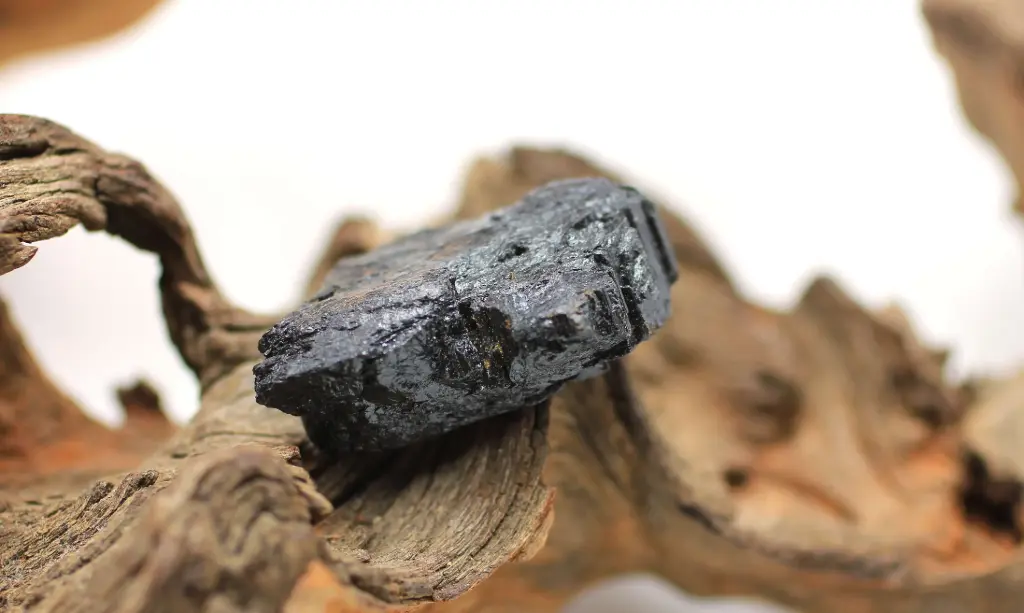 Tourmaline noire brute