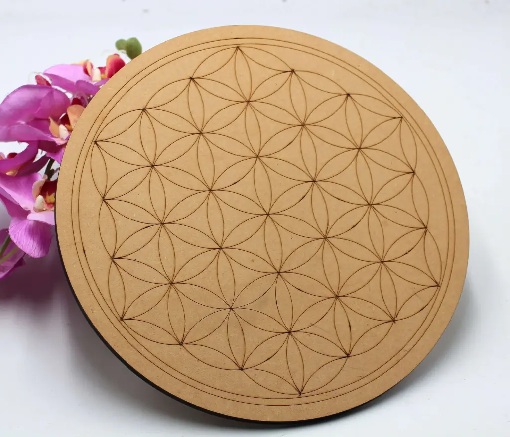 Plaque en bois et Motif Fleur de vie