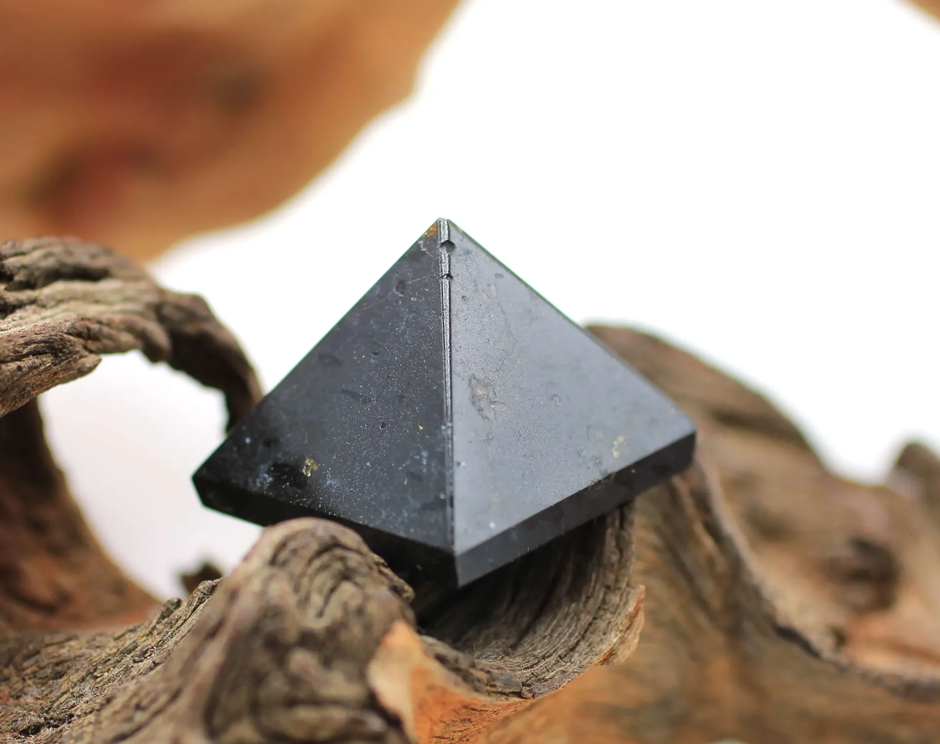 Pyramide en Tourmaline noire