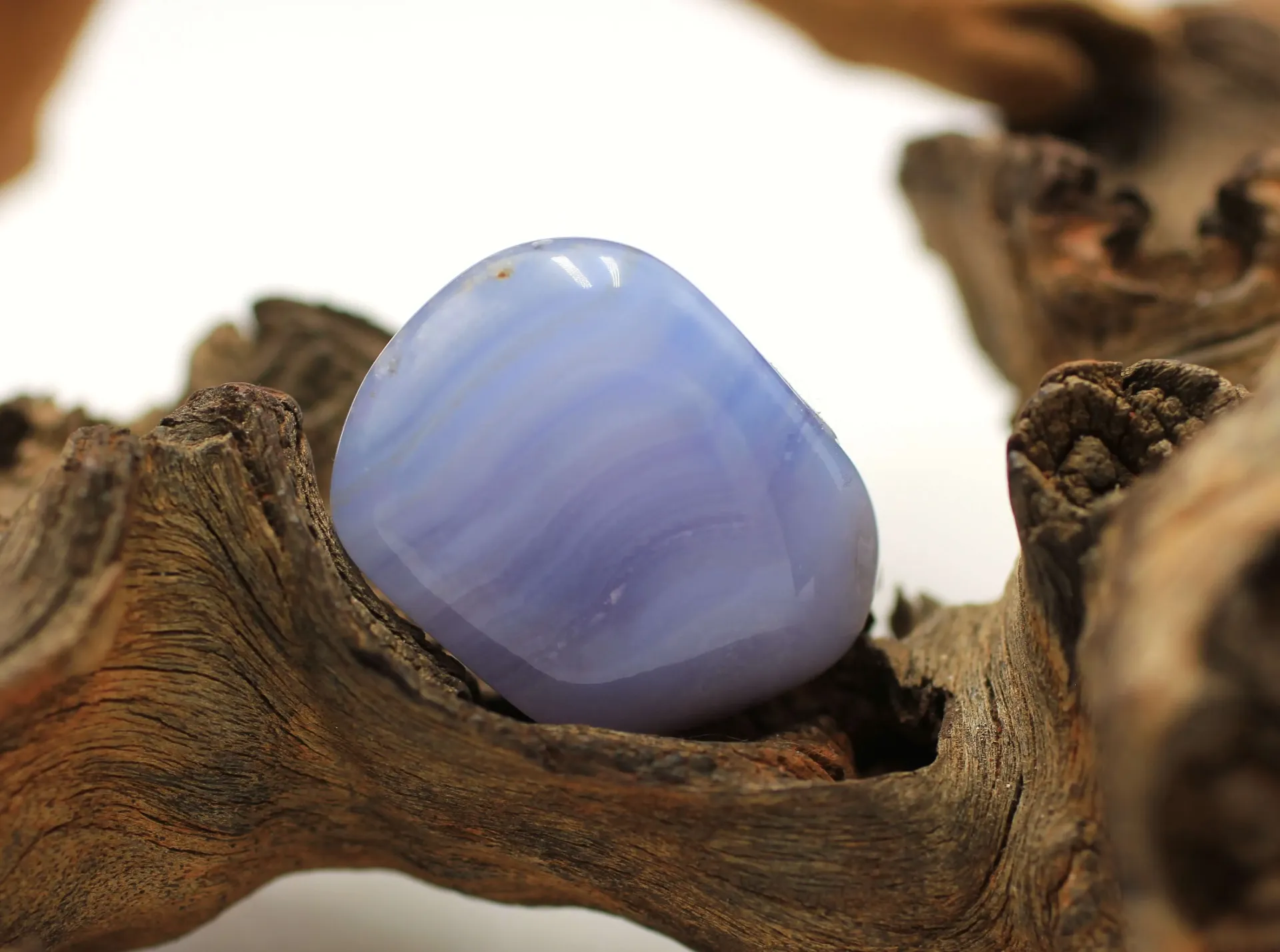 Calcédoine bleue roulée